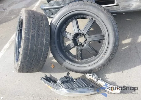 2001 Chevrolet Tahoe Lt from USA, damaged, VIN 1GNEC13T91R141971